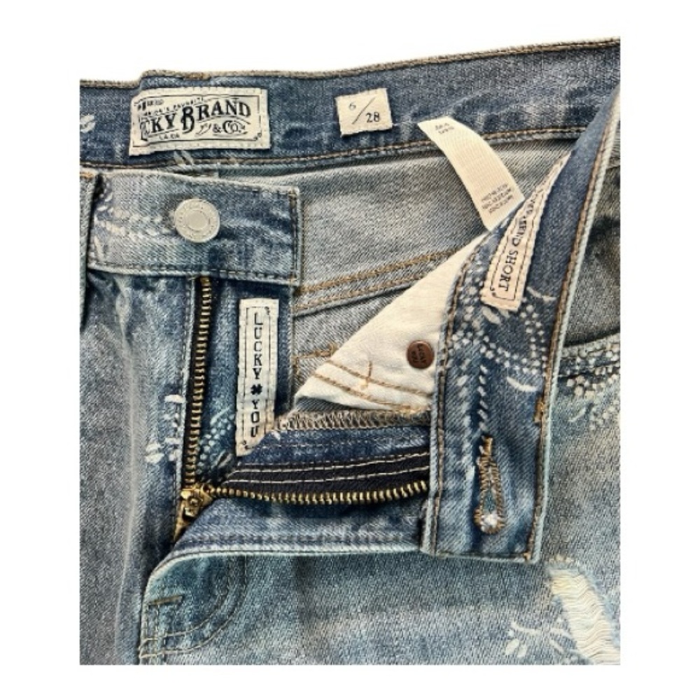 💙🤍 EUC LUCKY BRAND Light Wash “The Boyfriend Short” Denim Shorts | Sz 6 / 28 - Picture 5 of 8